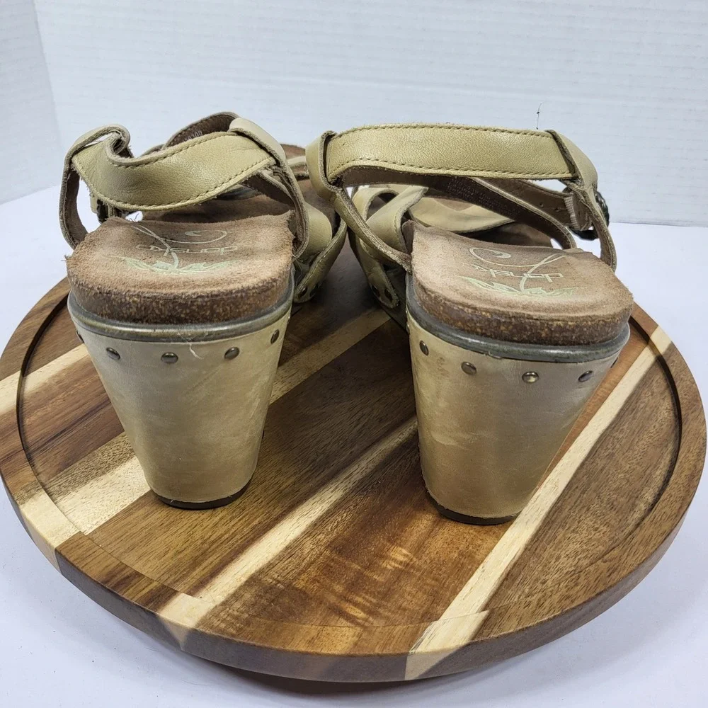 Dansko Womens 41‎ Leather Wedge Sandals Beige Studded Strappy 1907039300
